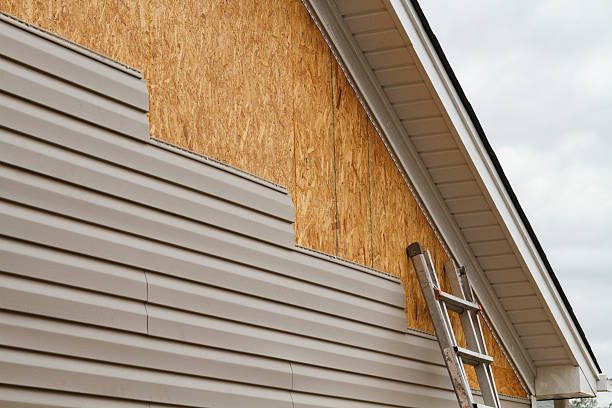 Professional Siding Contractor technician working in Catonsville, MD